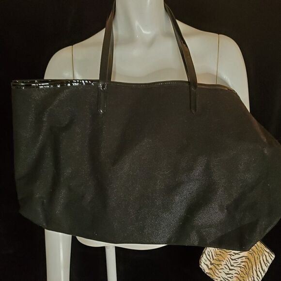 NWOT Victoria's Secret Black Tote Bag with Tiger Print Detachable Pouch - Picture 5 of 5